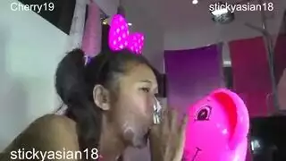 سمس السمينة تبتلع السائل المنوي في ماراثون إباحي