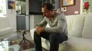 لقاء في الحمام: رجل الأم يضربها بوضع الكلب