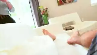 استمناء مع وضع وساده