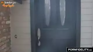 جلسة إباحية سرية بين الأخ والأخت