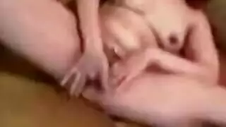 خليجة تتكلم ببزولها