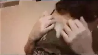 عراه على المسرح امام الجمهور