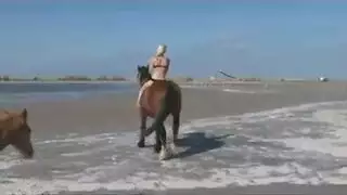 بنت تترجا حبيبها لا يمارس معها