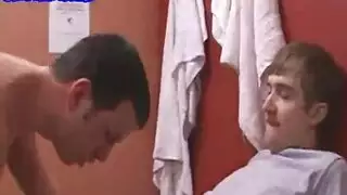 فرج هندي يُضرَب بعنف