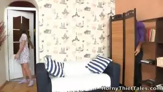 اغتصاب اجمل بنت صغيره جدا بالقوه غصبا عنها وهي