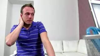 أوبري فالانتاين مترجم