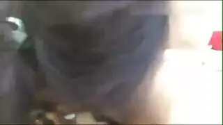 عاهرة مصرية متلهّفة تبلع زب وتتناول أصابع حتى قذف