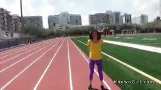 69 التبول الملبس كس