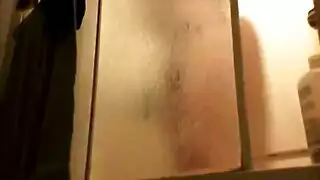 اسود يتدرب مع ينك اجمل بنت