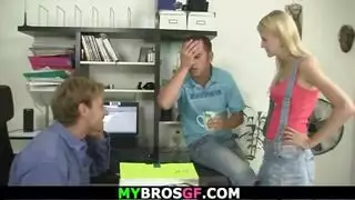 كانت شقراء نحيفة تلعب مع بوسها الحلو بينما كانت تمارس الجنس الشرجي الأول لها كانت شقراء نحيفة تلعب مع بوسها الحلو بينما كانت تمارس الجنس الشرجي الأول لها