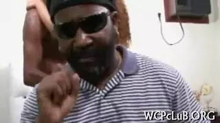 زب كبير لجليسة الأطفال الصغيرة ، يا لها من طريقة لقضاء فترة ما بعد الظهر زب كبير لجليسة الأطفال الصغيرة ، يا لها من طريقة لقضاء فترة ما بعد الظهر