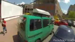 سوبر حار مقهى امرأة سمراء هو مص الديك الضخم في مدلك والاستعداد لركوبه سوبر حار مقهى امرأة سمراء هو مص الديك الضخم في مدلك والاستعداد لركوبه