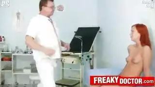 نحيل أحمر الشعر في سن المراهقة متع لها كس مع هزاز نحيل أحمر الشعر في سن المراهقة متع لها كس مع هزاز