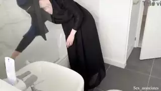 خادمة مسلمة عربية رائعة مارس الجنس في المؤخرة لمراجعة من فئة الخمس نجوم خادمة مسلمة عربية رائعة مارس الجنس في المؤخرة لمراجعة من فئة الخمس نجوم