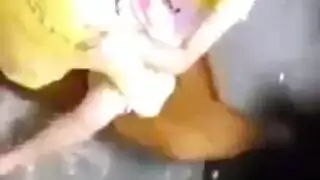 ذهب اثنين من عشاق الشفاه في غرفة المستشفى لتحرير المريض الذي كان سخيف زوجته. ذهب اثنين من عشاق الشفاه في غرفة المستشفى لتحرير المريض الذي كان سخيف زوجته.