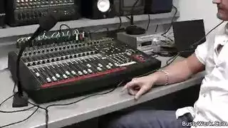 ينيكها من خلفها وهي تغني تغسل الغسيل ينيكها من خلفها وهي تغني تغسل الغسيل