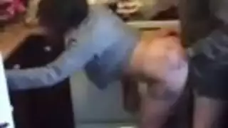 امرأة سمينة توضع على رجل صغير وتستخدم مضخة على قضيبه أنبوب الإباحية الحرة امرأة سمينة توضع على رجل صغير وتستخدم مضخة على قضيبه أنبوب الإباحية الحرة