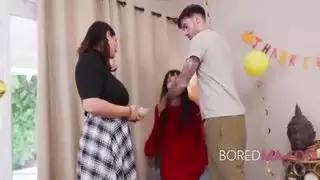 تقاليد عيد الشكر الجديدة تنطوي على استخدام مجاني ماريكا هاس ، سارة العربية تقاليد عيد الشكر الجديدة تنطوي على استخدام مجاني ماريكا هاس ، سارة العربية
