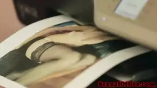 اقوى جنس نيك ساخن مع الشقراء التي تهيج زميله و تجبره ان ينيكها من كسها