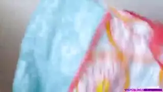 يمارس العادة السرية في غرفة نومه و تقفشه أخته من أبيه تمصه بحرارة و أمه تقفشه ينيكها يمارس العادة السرية في غرفة نومه و تقفشه أخته من أبيه تمصه بحرارة و أمه تقفشه ينيكها