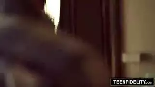 أرملة حسناء شهوانية اوي تركب زب جارها النياك و تتقافز فوق منه بقوة أرملة حسناء شهوانية اوي تركب زب جارها النياك و تتقافز فوق منه بقوة