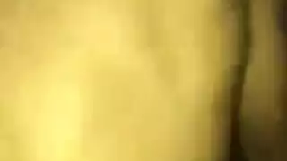 الرجل الأسود يمارس الجنس مع والدته الشقيقة لأخته المسنة ، في غرفة المعيشة ، مثل المجنون