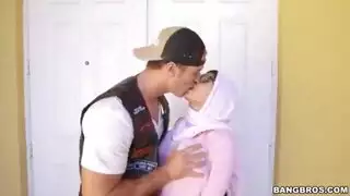 نجمة البورنو العربية ميا خليفة وجولينا فيجا في دور أمها يمارسان السكس الثلاثي الملتهب