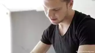 مدرس نياك يظفر بمنيته و ينيك كس طالبته الملفوفة الساخنة في وضعيات حارة