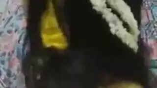 الفتيات أمام صديقهن النحيف الفتيات أمام صديقهن النحيف
