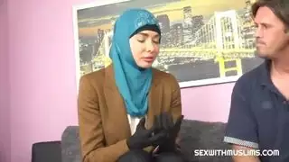 فاتنة المسلم يحصل على قرنية مع السلطات فاتنة المسلم يحصل على قرنية مع السلطات