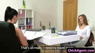 أداة تعريف إنجليزية غير معروفة، البنت الشابة، صب، ب، أداة تعريف إنجليزية غير معروفة، المرأة الأخرى، أداة تعريف إنجليزية غير معروفة، البنت الشابة، صب، ب، أداة تعريف إنجليزية غير معروفة، المرأة الأخرى،