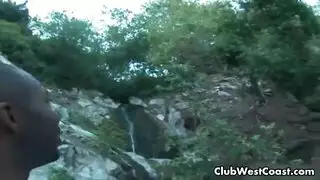 الرجل الأسود هو سخيف حجر الحجر ويخنق لها كس ضيق في سن المراهقة ، أمام صديقها الرجل الأسود هو سخيف حجر الحجر ويخنق لها كس ضيق في سن المراهقة ، أمام صديقها