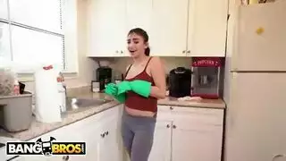 شقراء التفكير القذرة هو ممارسة الجنس الشرجي مع جيمس دين، في حين أن صديقها في العمل شقراء التفكير القذرة هو ممارسة الجنس الشرجي مع جيمس دين، في حين أن صديقها في العمل