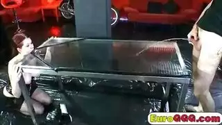تُعد العاهرة الحلوة استخدامًا جيدًا للتعاقد مع صديقها في إحدى الفيلا الخاصة به تُعد العاهرة الحلوة استخدامًا جيدًا للتعاقد مع صديقها في إحدى الفيلا الخاصة به