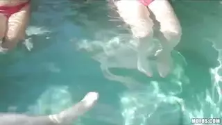 من الصعب جدًا الحصول على الثلاثي مع رجل قرنية وفتاة مثيرة في مطبخها من الصعب جدًا الحصول على الثلاثي مع رجل قرنية وفتاة مثيرة في مطبخها