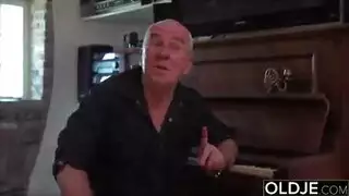 في سن المراهقة أقرن و الرجل الذي يعرف كيفية استخدام مهاراتها عن طريق الفم هي وجود وقت كبير في سن المراهقة أقرن و الرجل الذي يعرف كيفية استخدام مهاراتها عن طريق الفم هي وجود وقت كبير