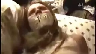 عارية في غرفة نوم الفتاة عارية في غرفة نوم الفتاة