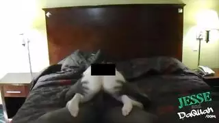 تم الانتهاء من الرجل الأسود ، لكنه كان يحب أن يكون شقيًا لبعض زملائه تم الانتهاء من الرجل الأسود ، لكنه كان يحب أن يكون شقيًا لبعض زملائه