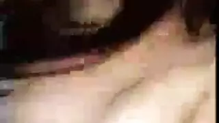 المراهق الآسيوي فضولي دائمًا ، ما هي الآلة اللعينة ، يعطونه ببعض الألعاب المراهق الآسيوي فضولي دائمًا ، ما هي الآلة اللعينة ، يعطونه ببعض الألعاب