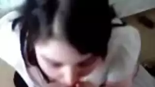 متناكه مصريه بتمص وتغرق الزبر قدام الكاميرا