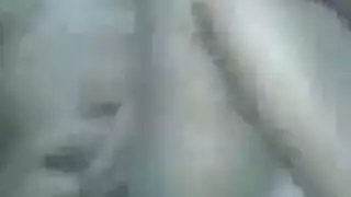 سيدة السمين مع الثدي المترهل هو مص ديك أمام شريكها، بينما الركوع على الأرض. سيدة السمين مع الثدي المترهل هو مص ديك أمام شريكها، بينما الركوع على الأرض.