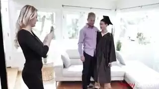هذه المرأة الشقراء لها ثديين كبيرة وتمارس الجنس مع صبي في سن المراهقة هذه المرأة الشقراء لها ثديين كبيرة وتمارس الجنس مع صبي في سن المراهقة