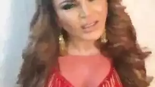 يتمتع فاتنة هندية قرنية مع عبصيدها معصوب العينين أثناء ربطها وعلى استعداد لها شاعر المليون يتمتع فاتنة هندية قرنية مع عبصيدها معصوب العينين أثناء ربطها وعلى استعداد لها شاعر المليون