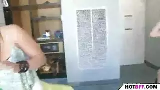 فتاة كلية حلوة مع جسم ضيق يحب الحصول على قصف من الخلف من قبل رجل وسيم فتاة كلية حلوة مع جسم ضيق يحب الحصول على قصف من الخلف من قبل رجل وسيم