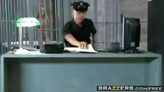 حصل وقحة معصوب العينين على قيدوا ومارس الجنس من الظهر في موقعها المفضل، حتى جاءت حصل وقحة معصوب العينين على قيدوا ومارس الجنس من الظهر في موقعها المفضل، حتى جاءت