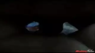 شقراء سيئة يصيب على الأريكة، من قبل رجل أسود قرنية، كما لم يحدث من قبل. شقراء سيئة يصيب على الأريكة، من قبل رجل أسود قرنية، كما لم يحدث من قبل.