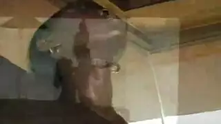 تبادل السحاق ولحس الكس بين بيضاء وسمراء سحاقيتين على شاطيء البحر