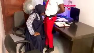 تتمتع المعلمة العربية في الحجاب الطلاب اللعين مثل العبيد في مكتبها كن عضوًا أحمر اليوم! تتمتع المعلمة العربية في الحجاب الطلاب اللعين مثل العبيد في مكتبها كن عضوًا أحمر اليوم!