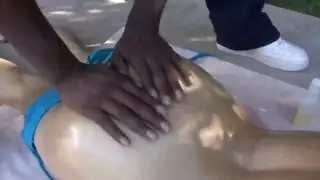 فيديو سكس طويل مع فتاة لاتينية بزازها كبيرة تتأرجح وهي تتناك من الزب الأسود