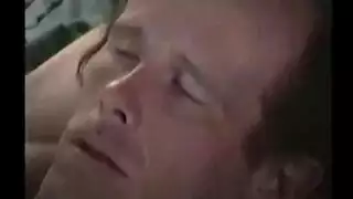 الهواة الناضجة مص في مشهد مثليه وهمية.